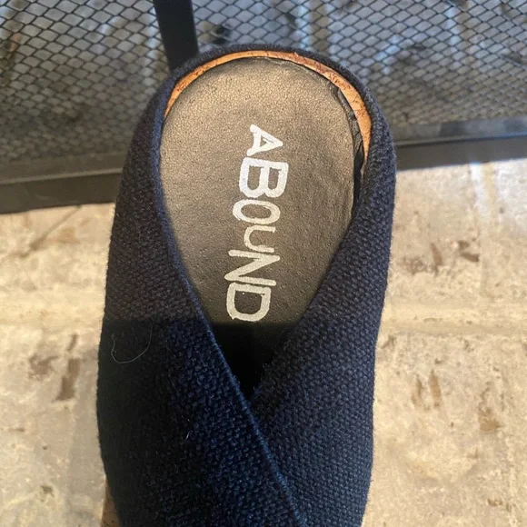 Size 9 Abound black wedge sandals - Picture 7 of 13